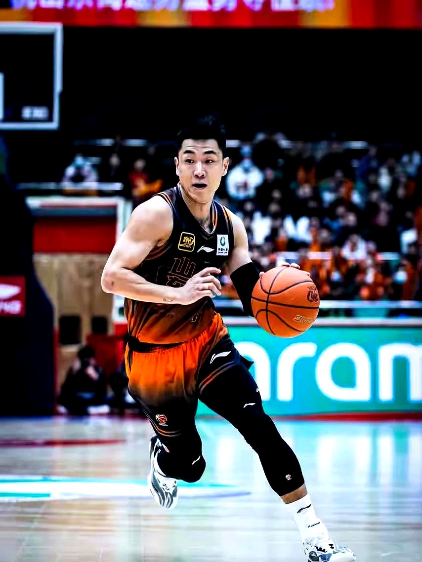 中欧体育官网关于转会期山东男篮备战CBA常规赛，止住颓势细节曝光，更衣室稳定，资深球员宣示担当的信息