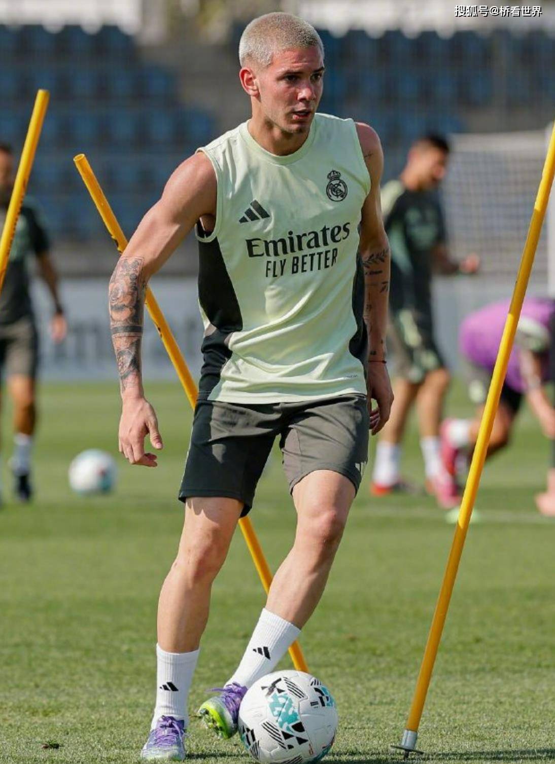 中欧体育官网关于萨克拉门托国王训练开放日,清晨外线爆发引欢呼,NBA总决赛在即,更衣室氛围转暖的信息