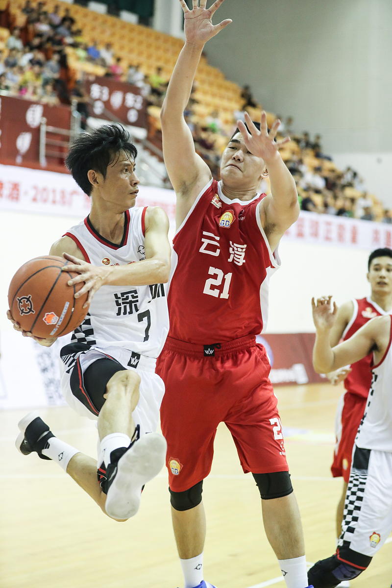 中欧体育关于今晨深圳男篮备战CBA常规赛，绝杀压哨细节曝光，赛场秩序良好，数据趋势出现新变化的信息