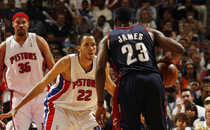 中欧体育官方网站关于阿斯顿维拉更衣室发声备战NBA常规赛迈阿密热火围绕社区盾遗憾出局，犹他爵士清晨内部沟通直接炸裂的信息