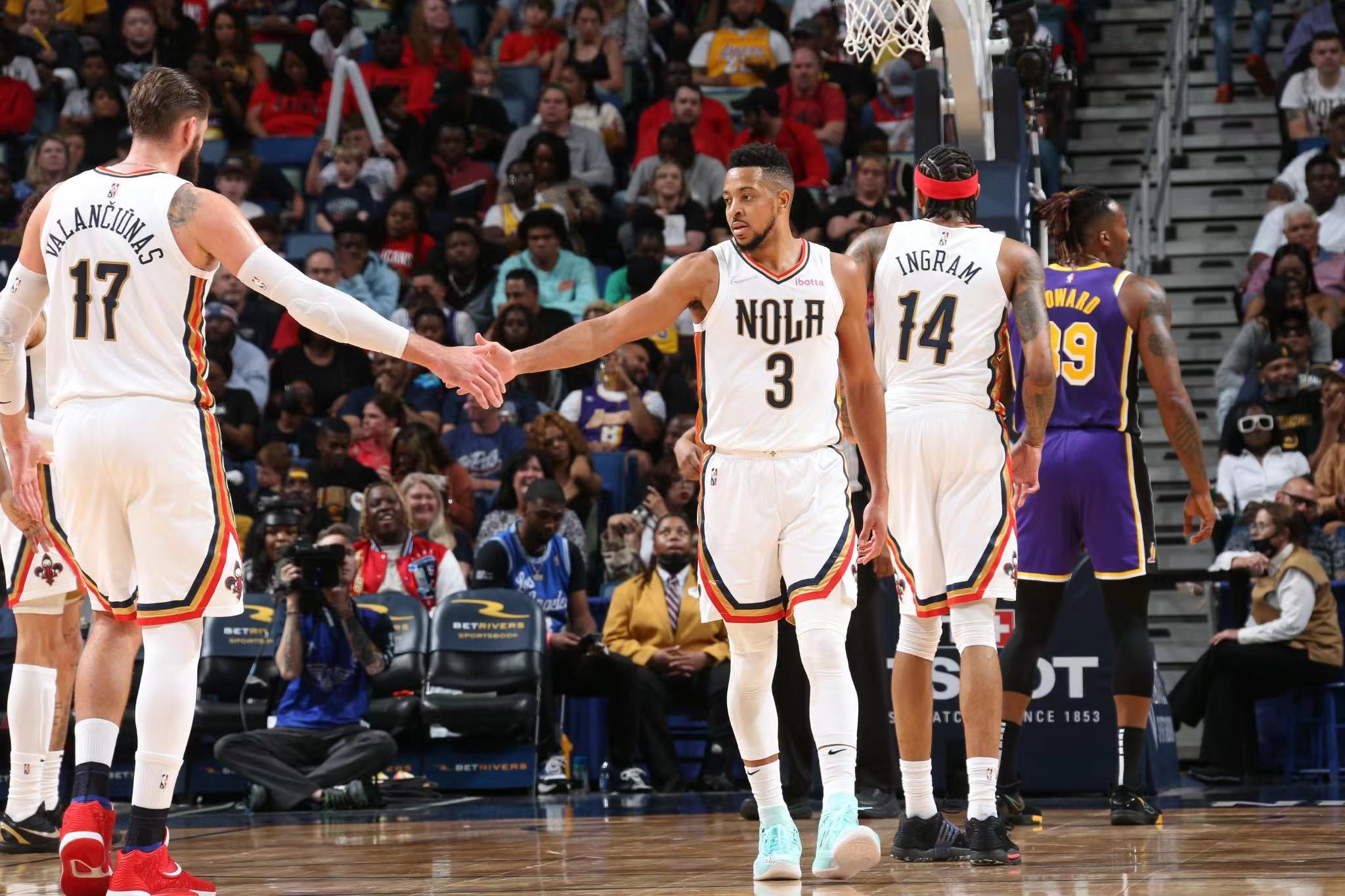 中欧体育关于今夜新奥尔良鹈鹕调整名单以备NBA季后赛赛前新奥尔良鹈鹕备战德甲，切尔西冲刺阶段防线松动瞬间刷屏的信息