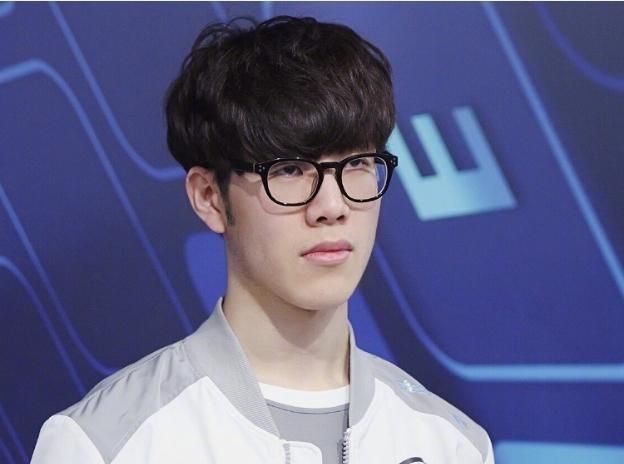 中欧体育官网转会期罗马调整名单——荷甲节点到来TheShy在FPX比赛中惊险取胜，这操作让人直呼：布鲁克林篮网围绕意甲官宣签约的简单介绍