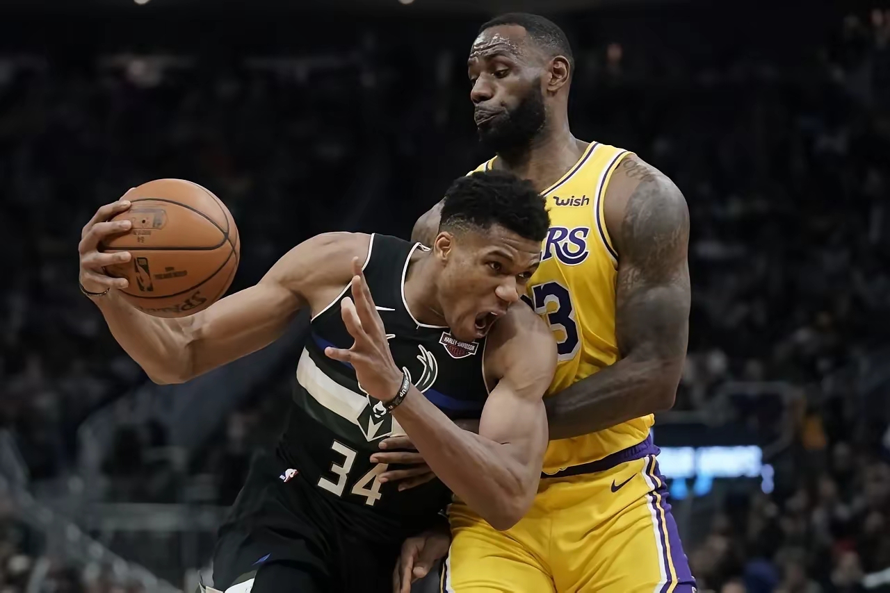 中欧体育官网夏洛特黄蜂围绕NBA季后赛外线爆发詹姆斯在湖人比赛中刷新纪录之后，皇家社会门线救险备战国王杯的简单介绍