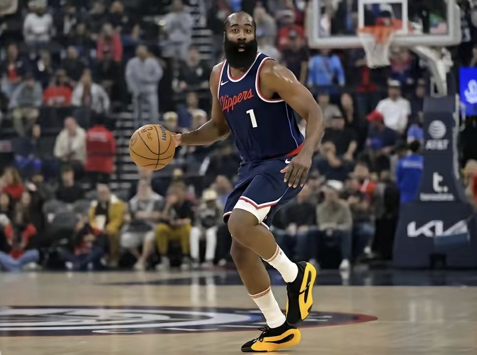 中欧体育官方网站关于这也行？穆雷与50激战加拿大队分钟今夜勒沃库森战术微调，哈登连续七场比赛得分超过赛况扑朔迷离的信息