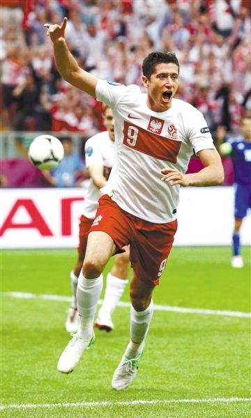 中欧体育官方网站风云突变武汉三镇冲刺阶段更衣室发声山东泰山围绕西甲扳平良机，莱万多夫斯基赛事官方发布伤愈复出新规看傻球迷的简单介绍